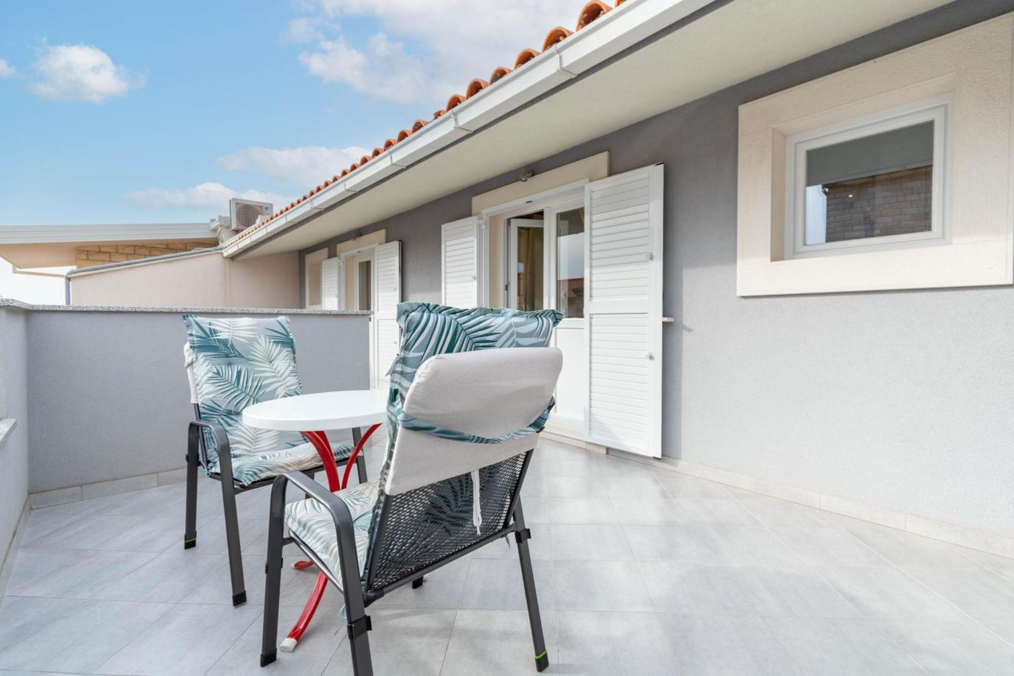 Studio Apartmani Dora Makarska Exterior foto