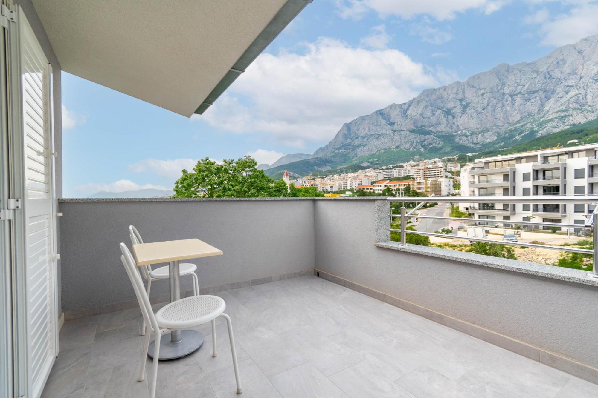 Studio Apartmani Dora Makarska Exterior foto